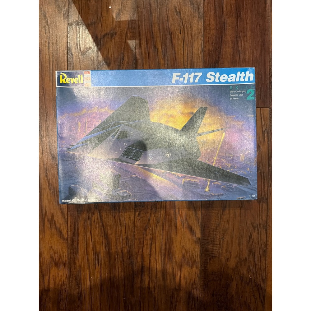 Revell F-117 Stealth Nighthawk 1:72 Scale Model Kit 4460 Skill 2 Vintage 1992